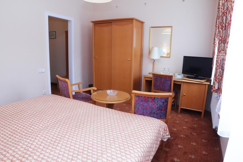 Hotel Pavlov Karlovy Vary Eksteriør bilde
